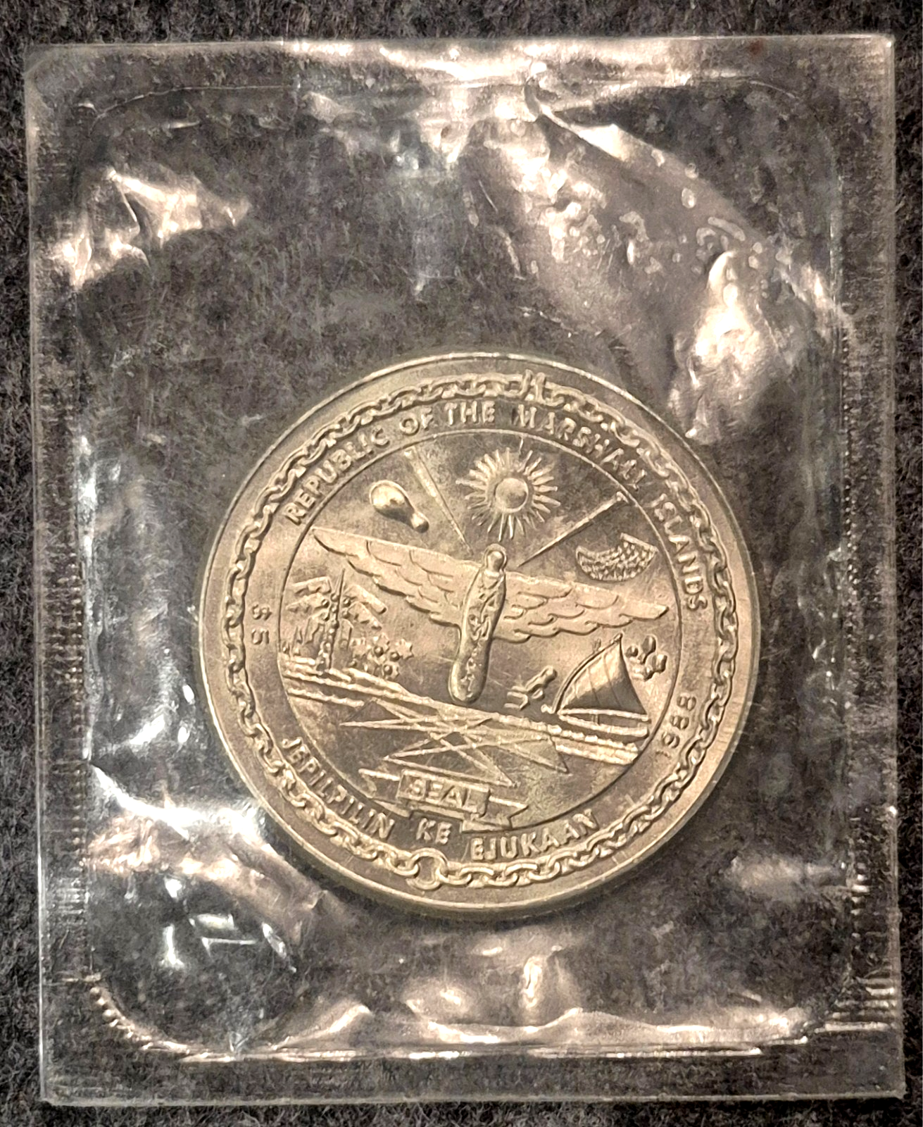 1988 Marshall Islands Space Shuttle Discovery $5 Dollar UNC Sealed Coin TONER