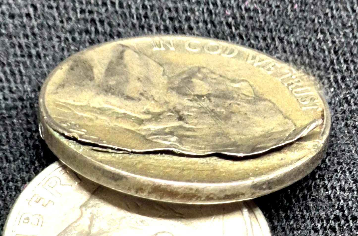 1943-P MINT ERROR Jefferson War Nickel 35% Silver Major Retained Delamination 5C