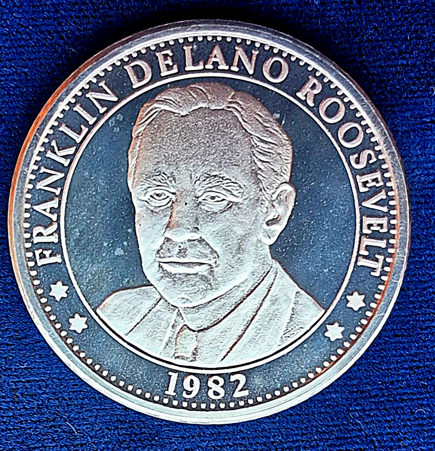 1982 FDR 100th Anniv. 1 oz .999 Fine Silver Round Plus First Day Stamp OGP Toner
