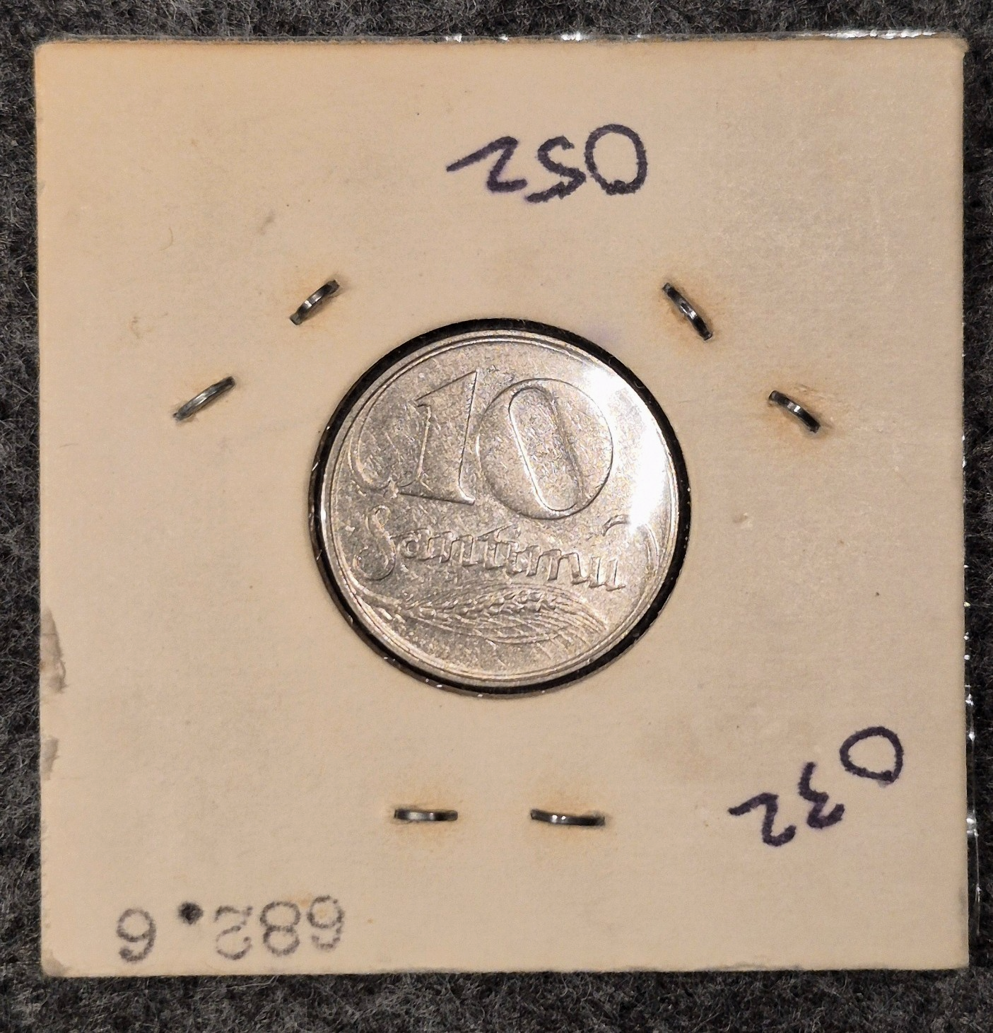 LATVIA 10 SANTIMI 1922 AU FEATURES KM4 LOW MINTAGE OLD VINTAGE FLIP POST WWI