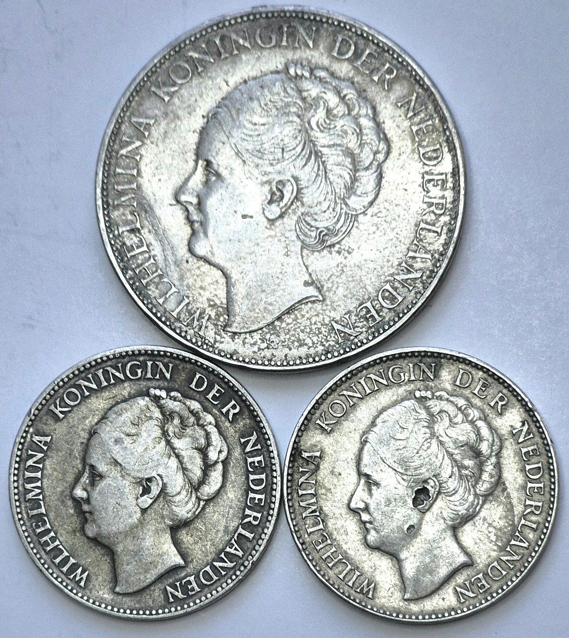 LOT (3) Netherlands SILVER Coins, (1) 2-1/2 Gulden-1930, (2) 1 Gulden-1931