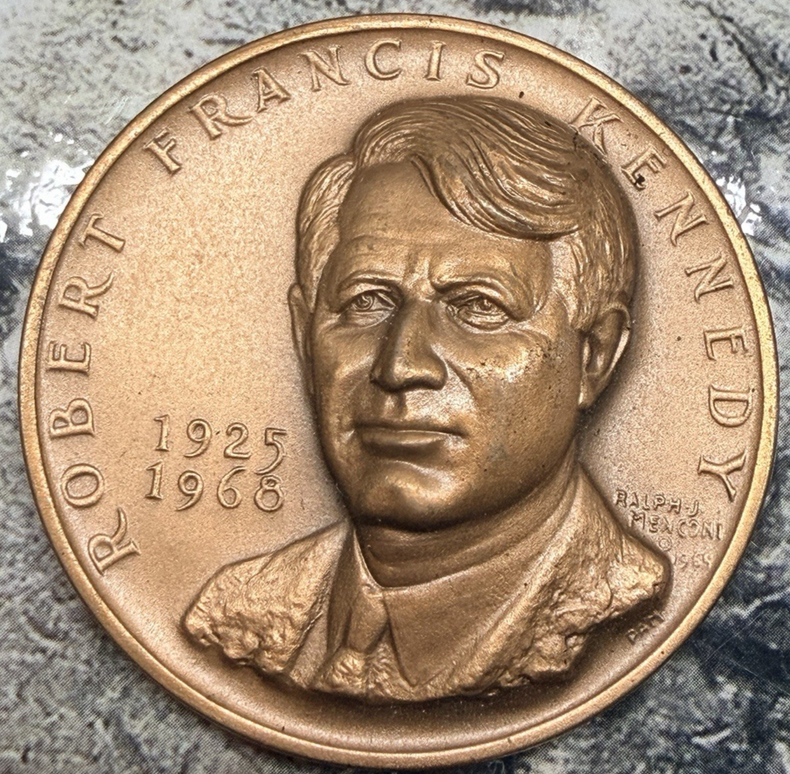 1925-1968 Robert Francis Kennedy Bronze Medallion RFK EXTREMELY HIGH RELIEF