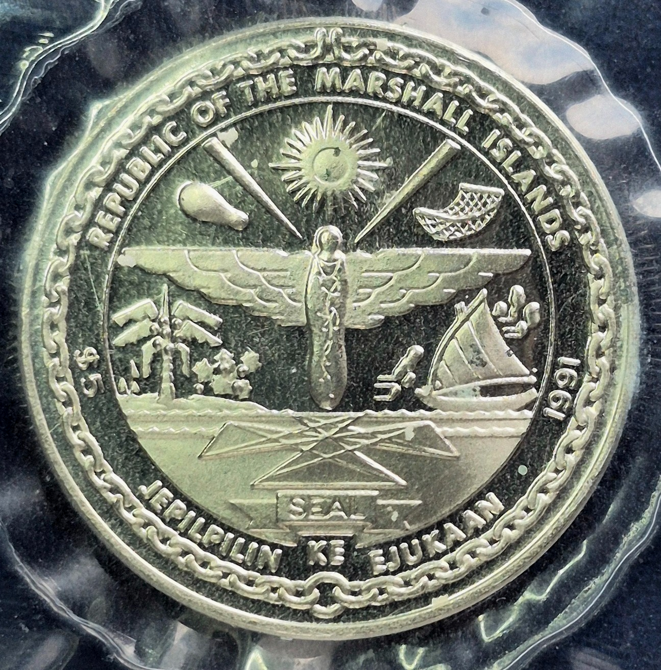 Marshall Islands 5 Dollars 1991 Heroes of Pearl Harbor - UNC - in Mint Wrapper