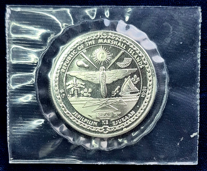 Marshall Islands 5 Dollars 1991 Heroes of Pearl Harbor - UNC - in Mint Wrapper
