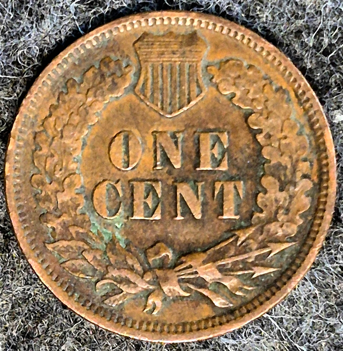 1904 Indian Head Cent XF+ Features Type III Bronze Oak Wreath Shield Coin Shown