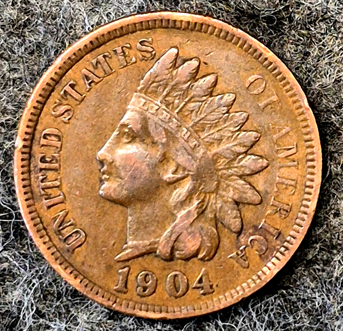 1904 Indian Head Cent XF+ Features Type III Bronze Oak Wreath Shield Coin Shown