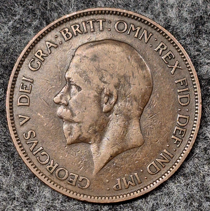 1934 Great Britain UK 1 Penny KM#838 Large One Cent coin. George V. Coin Shown