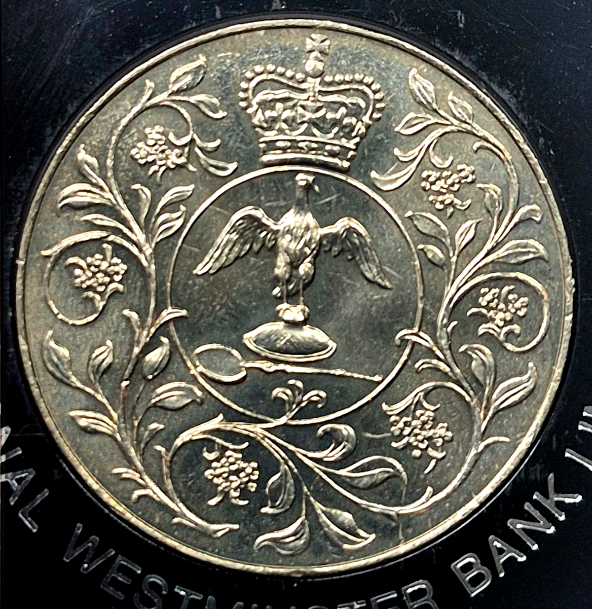 1952-1977 QUEEN ELIZABETH II SILVER JUBILEE CROWN UNCIRCULATED COIN WITH CASE